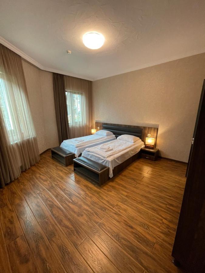 Elite House